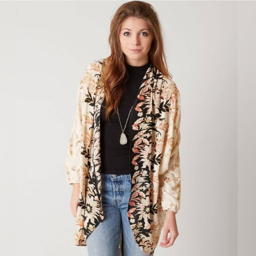 Billabong In Your Arms Floral Kimono Cardigan Lightweight Top Oversize Size S/M